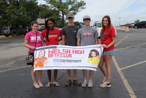 WHS Beta Club w/banner